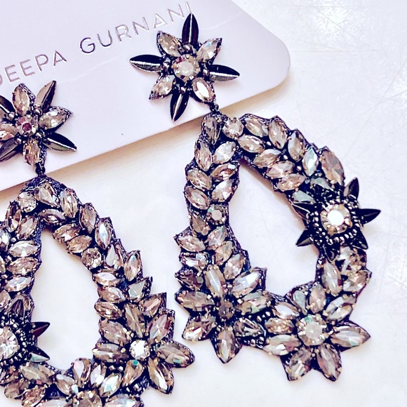 🌺🎉HP🎉🌺 NWT Deepa Gurnani Beaded Crystal Chandeliers - Picture 12 of 16